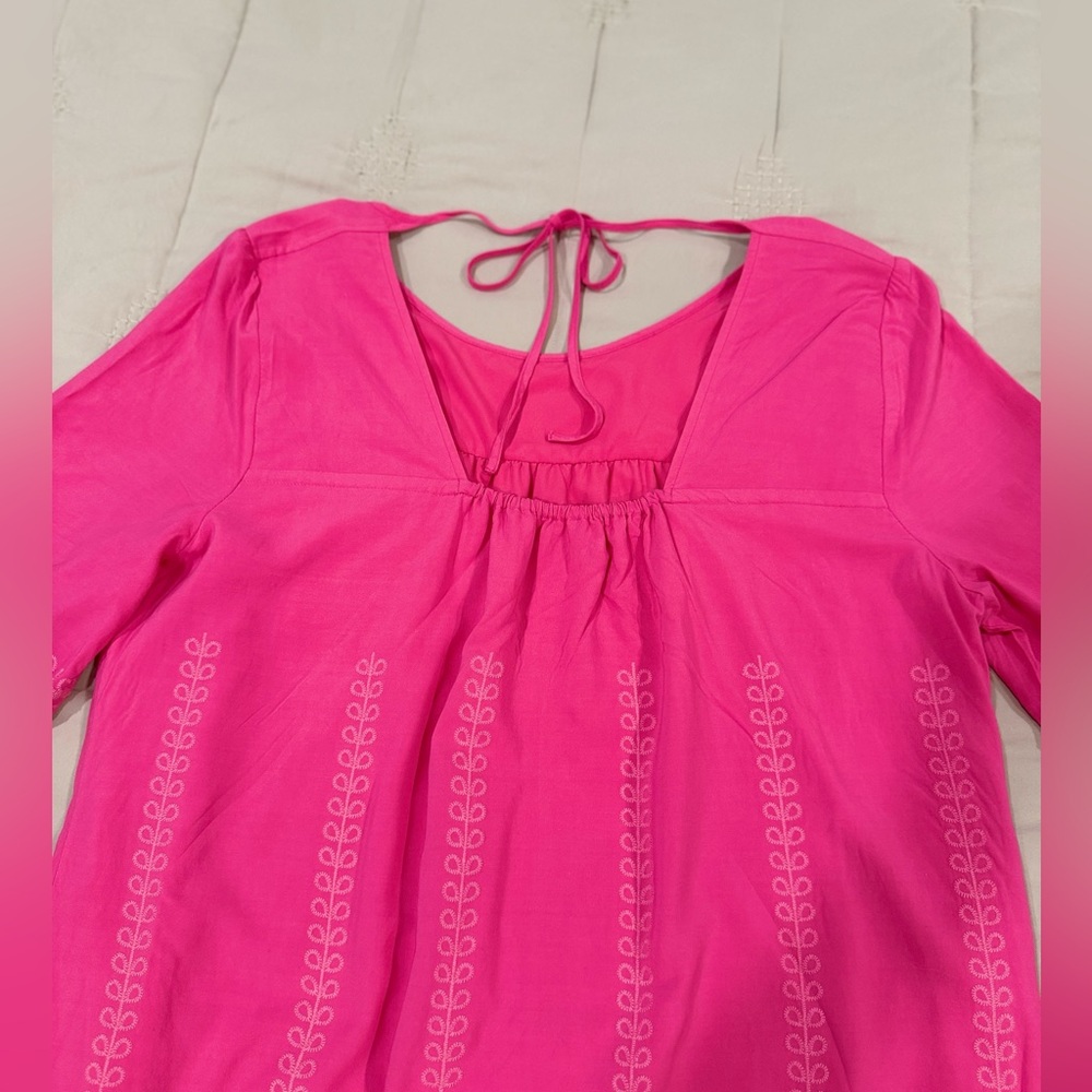 Crown & Ivy adorable throw on dress is summer ready in the prettiest pink color! - Picture 3 of 10